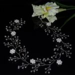 Wianek ze szklanych kryształków i akrylowych perełek - obrazek 2