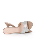 CHRISTINA - klapki beżowo srebrne na szpice - obrazek 4