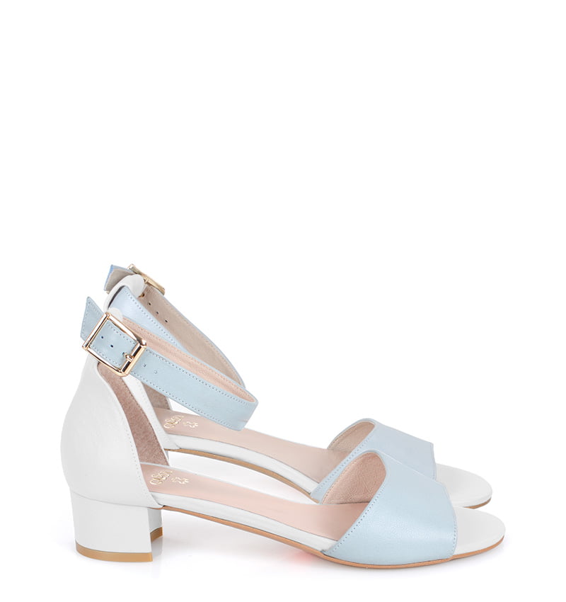 Gina-bialo-niebieskie.jpg GINA - Biało niebieskie sandałki na niskim obcasie - obrazek 1