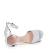 GINA - srebrne sandałki na niskim obcasie - obrazek 5