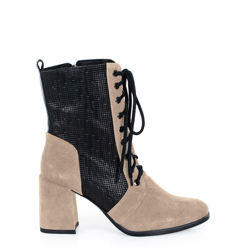 Madison-5-capucino-M-1-welur.jpg MADISON - Beżowe botki za kostki na słupku - obrazek 1