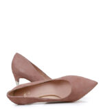 TRISH - Beżowo-różowe czółenka zamszowe na złotej szpilce - obrazek 3