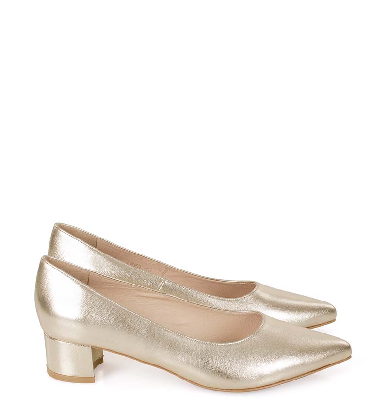 Weronica-gold01.jpg WERONICA - Złote czółenka na niskim obcasie z licowej skóry - obrazek 1