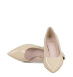 JESSICA - Jasne beżowe szpilka na niskiej szpilce z lakierowanej skóry - obrazek 5