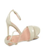 AVA - Sandały na szpilce ecru perła skóra lakierowana - obrazek 4