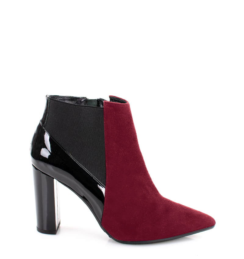 cora1-bordowy1689-zamsz.jpg CORA - Bordowe krótkie botki na słupku - obrazek 1