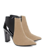 CORA - Jasno beżowe krótkie botki na słupku - obrazek 2