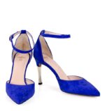 DOREEN - Niebieskie zamszowe szpilki z paskiem - obrazek 2