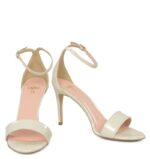 ELLA - Ecru sandałki na szpilce lakierowane - obrazek 5