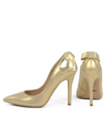 EVIE - Złote szpiki z satynowanej skóry z kokardą - obrazek 6