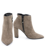 FRANCES- krótkie botki beżowe na słupku - obrazek 3