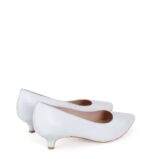 JESSICA - Szpilki białe niski obcas licowa skóra - obrazek 5