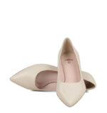 JESSICA - Jasne beżowe szpilka na niskim obcasie z matowej skóry - obrazek 4