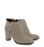 JUDITH - krótkie botki beżowe na słupku