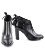 KELLY - botki czarne na słupku z kokardką - obrazek 3