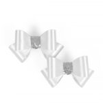 Kokarda biała satyna z srebrnym środkiem