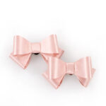 Kokarda jasny róż satyna ze złotym środkiem