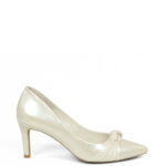 LOTE - niskie szpilki ecru perłowe z lakierowanej skóry