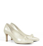 LOTE - niskie szpilki ecru perłowe z lakierowanej skóry - obrazek 2