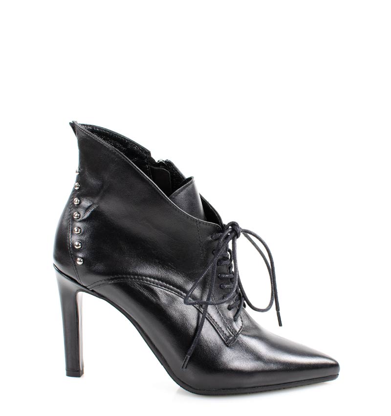 mary1-black.jpg MARY - Czarne botki krótkie na szpilce - obrazek 1