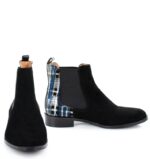 MATILDA - Czarne botki wsuwane na płaskim obcasie (niebieska krata) - obrazek 4