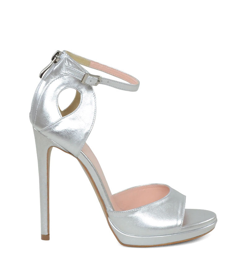 mia-silver6.jpg MIA - Srebrne sandały na platformie szpilki z licowej skóry - obrazek 1