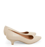 MICHELLE - Beżowe jasne szpilki na niskim obcasie z licowej skóry - obrazek 3