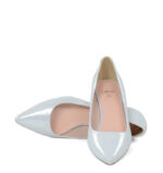 MICHELLE - Jasne, srebrne szpilka na kaczuszce z satynowanej skóry - obrazek 5