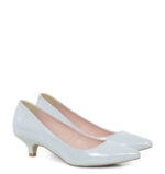 MICHELLE - Jasne, srebrne szpilka na kaczuszce z satynowanej skóry - obrazek 2