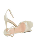 NARE - Ecru sandały na szpilce z perłowej skóry zakryta pięta - obrazek 4