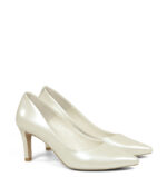 RIKO - Ecru czółenka na szpilce z perłowej lakierowanej skóry - obrazek 2
