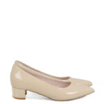 WERONICA - Czółenka beżowe lakierowane niski obcas